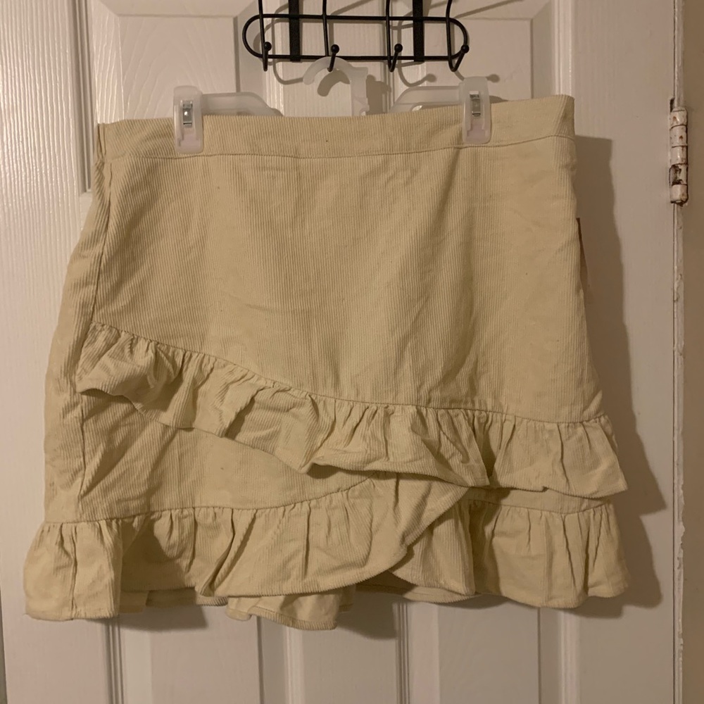 Ruffled skirt